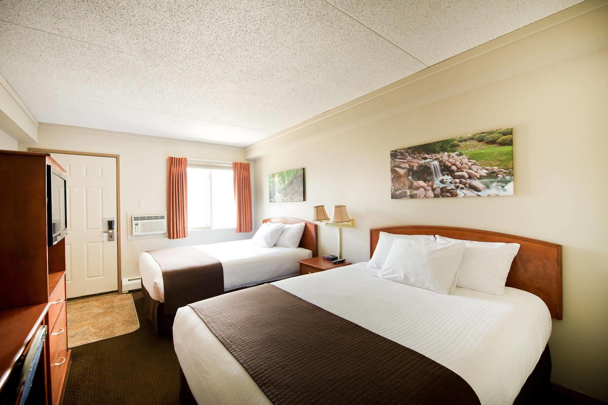 Riviera Motor Inn Саскатун Экстерьер фото