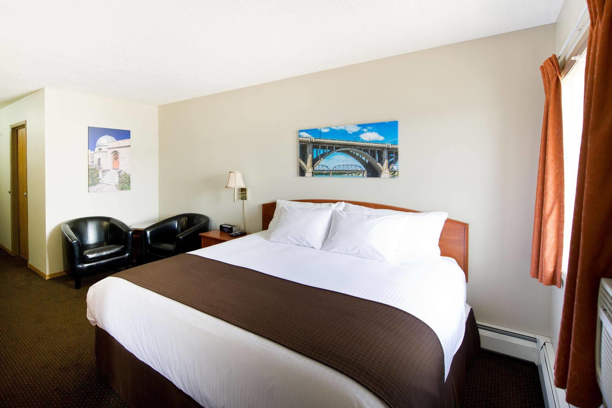 Riviera Motor Inn Саскатун Экстерьер фото